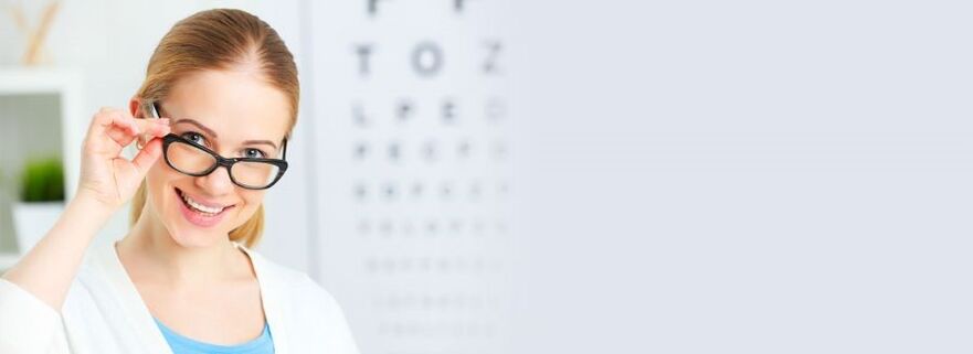 The girl was able to improve her vision with the help of traditional medicine
